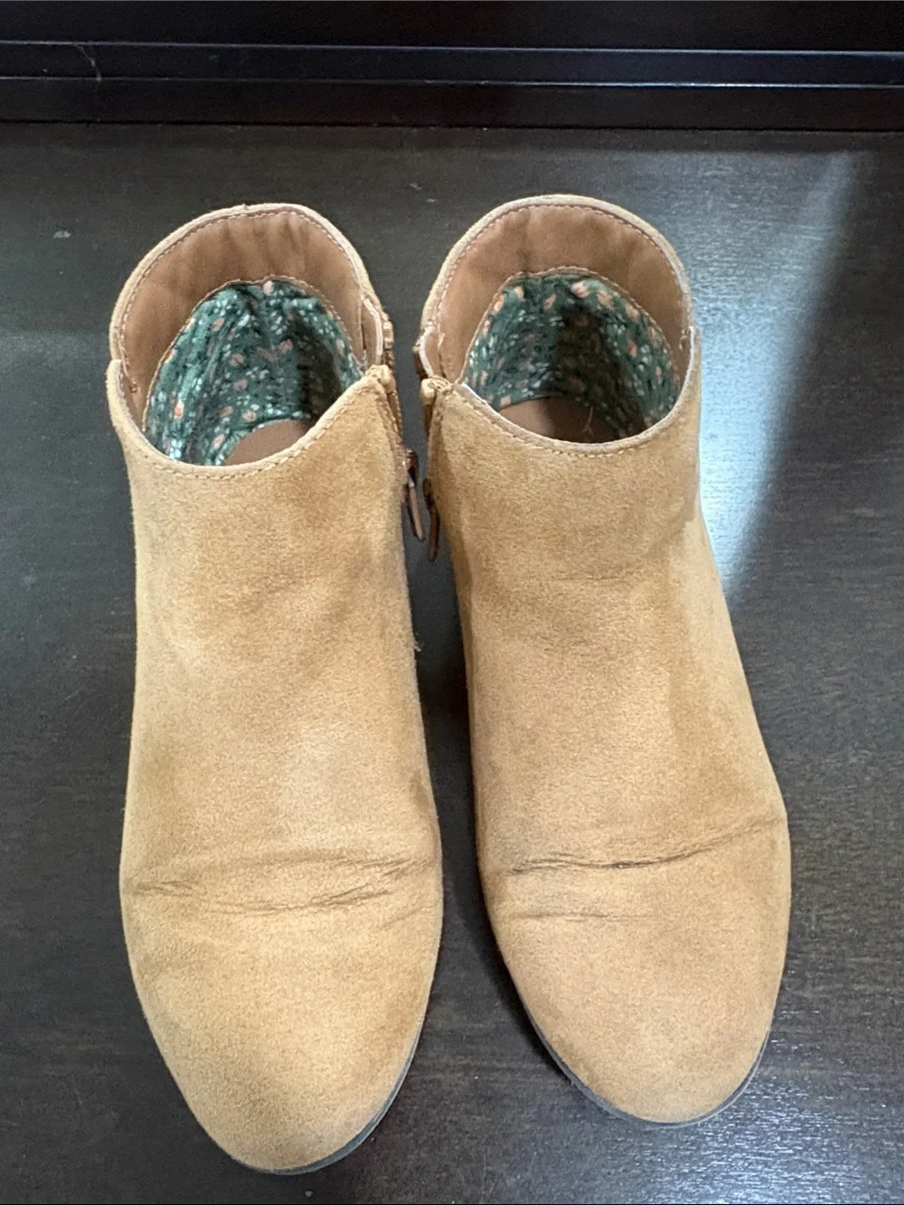 Girls Cat & Jack/The Children’s Place booties size 13